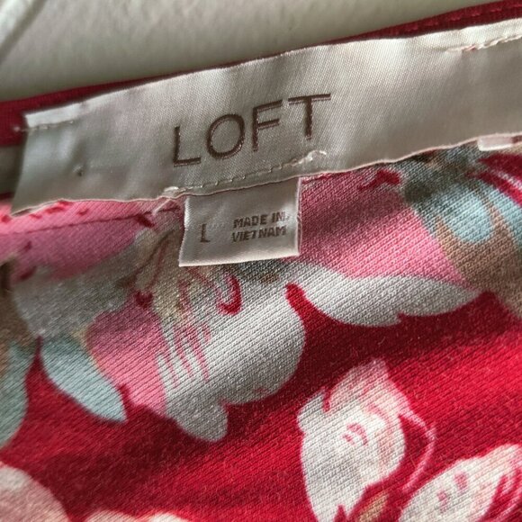 Loft Floral sundress on a red background, Flirty knit dress, sleeveless & v-neck - Picture 6 of 7